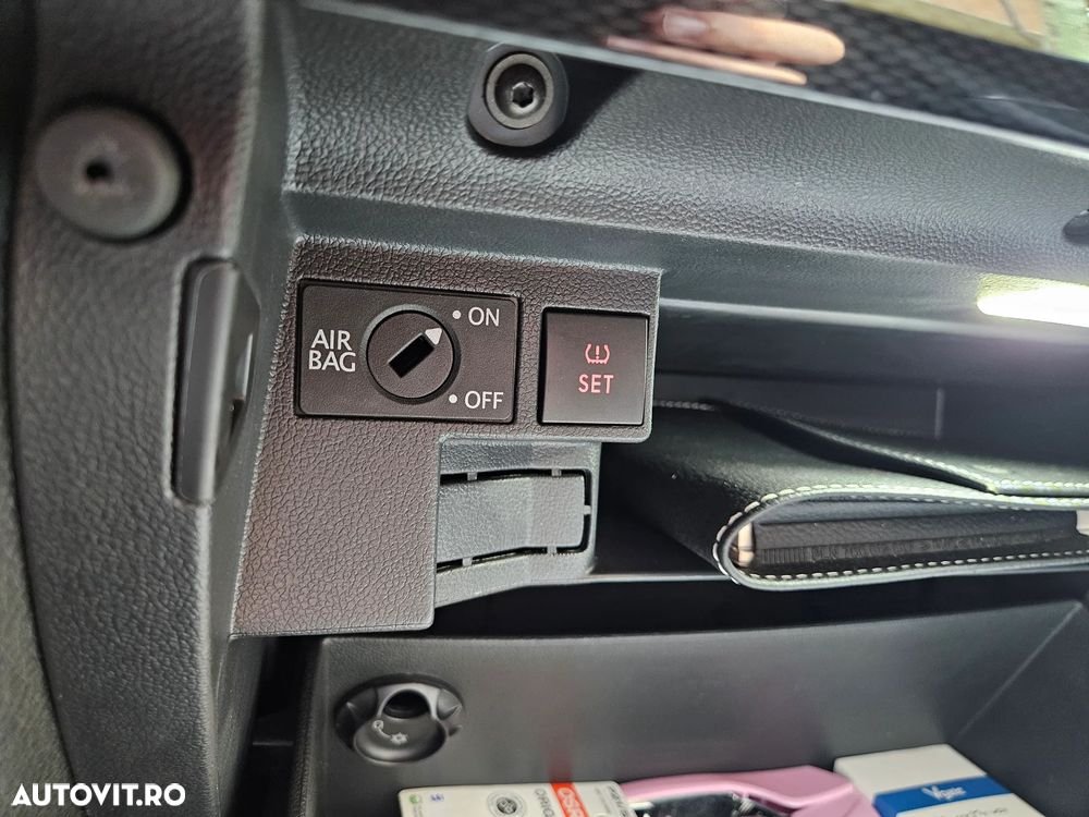 Volkswagen Jetta 2.0 TDI DSG Comfortline - 17