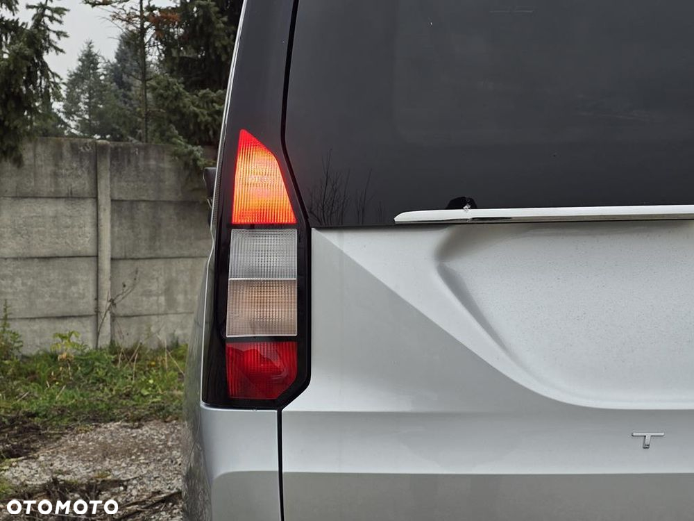 Ford Tourneo Connect Grand - 27