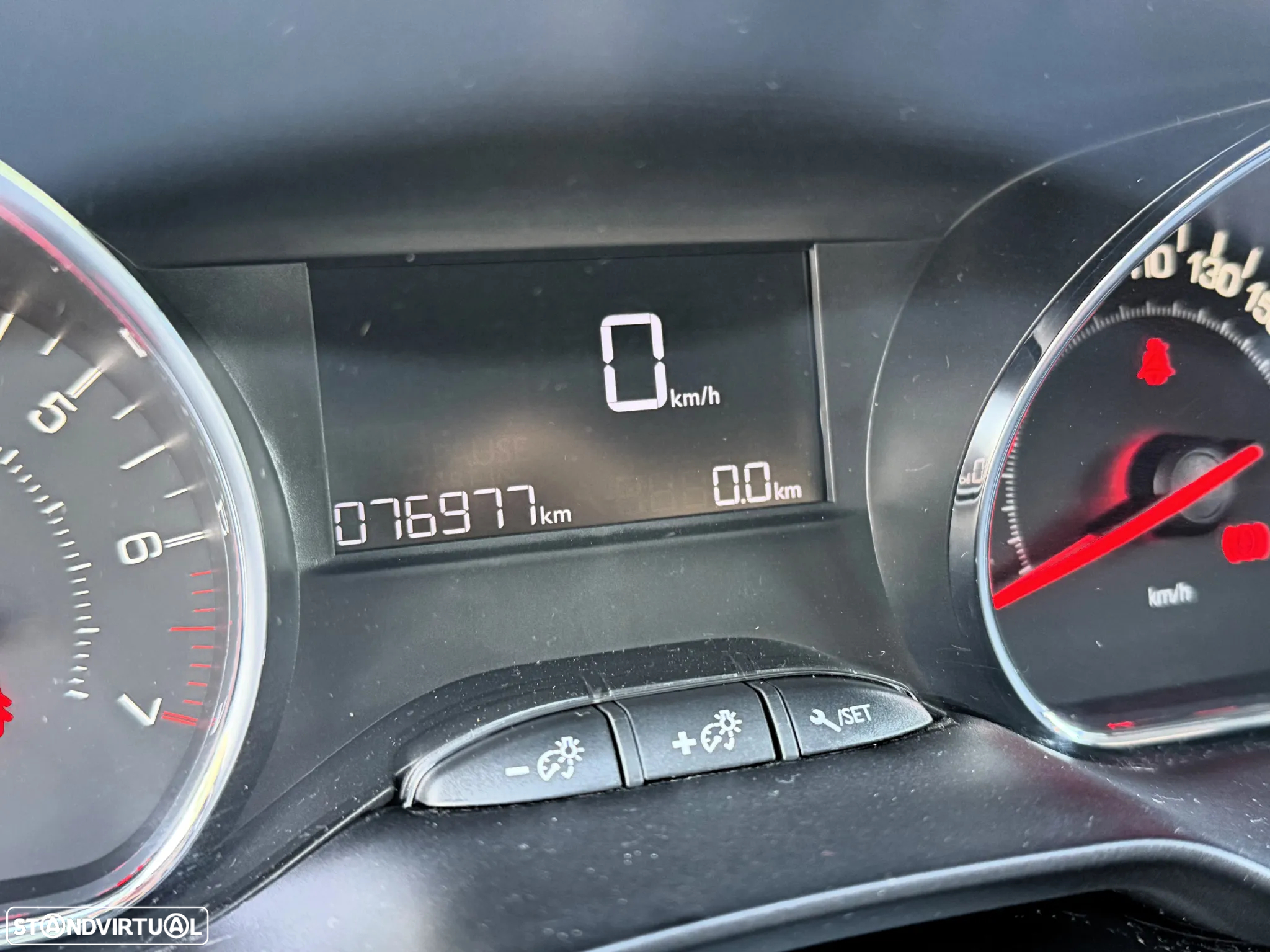 Peugeot 208 1.2 VTi Allure - 34