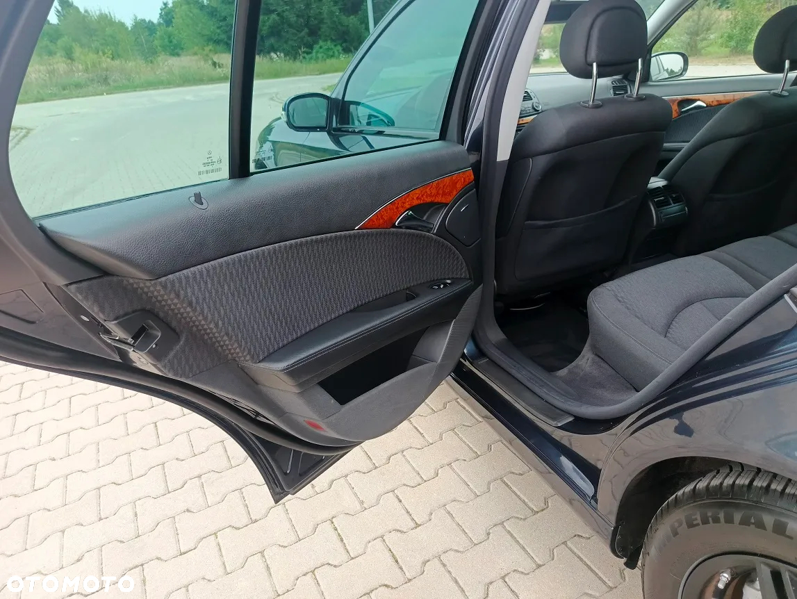 Mercedes-Benz Klasa E - 23