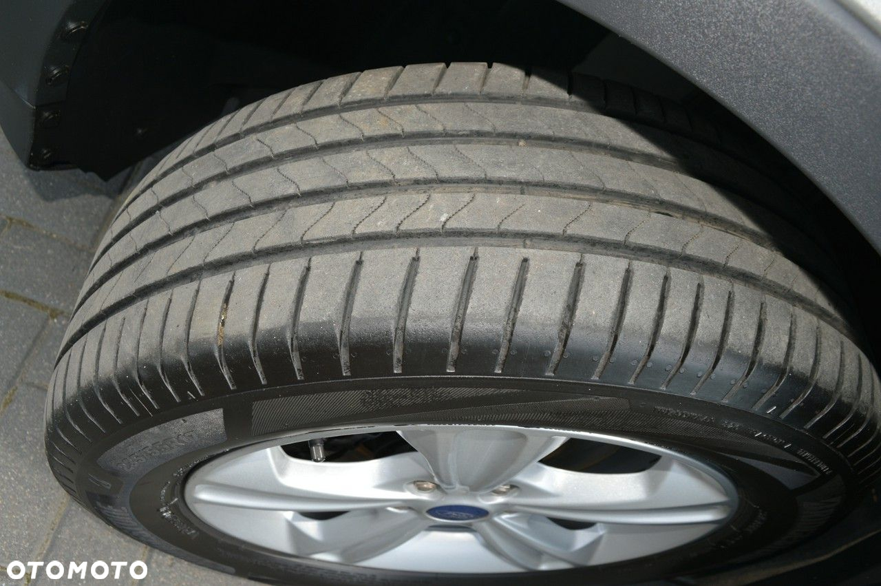 Ford Kuga - 4