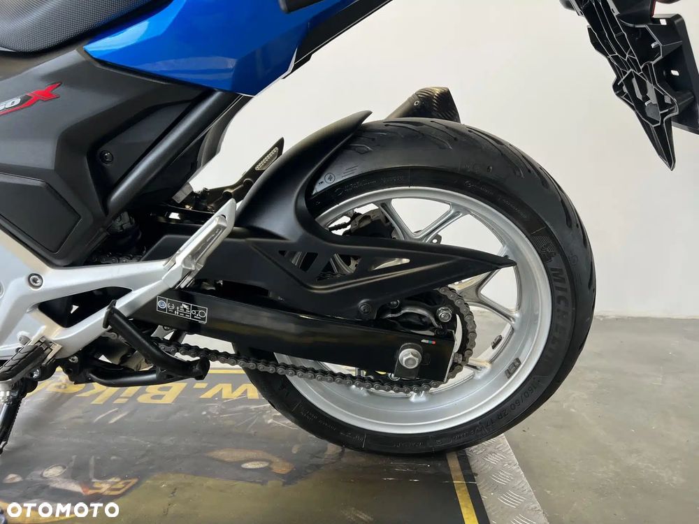 Honda NC - 16