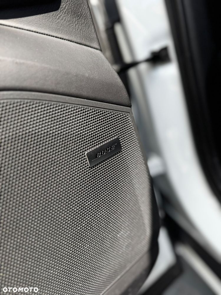 Porsche Cayenne Platinum Edition - 25