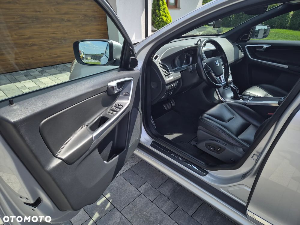 Volvo XC 60 D4 AWD Summum - 11