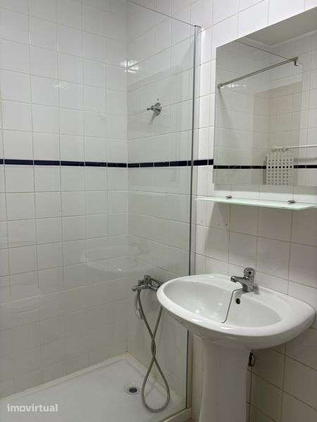 T2 com lugar garagem para arrendamento - Grande imagem: 5/8