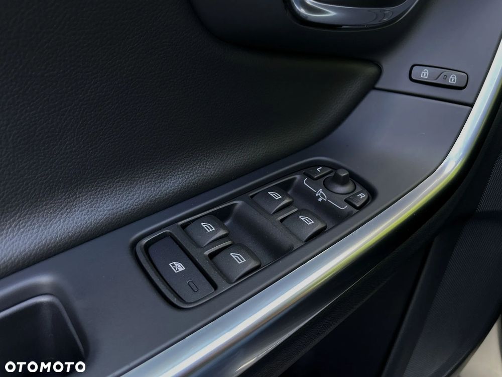 Volvo V60 D2 Momentum - 31