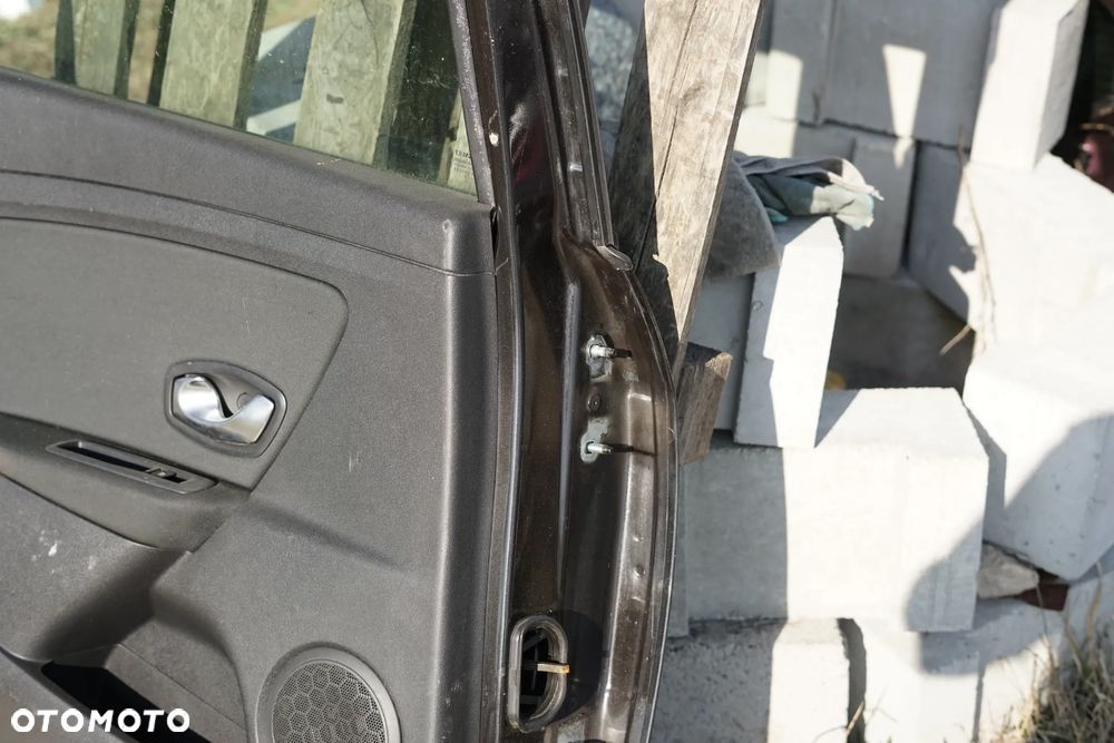 Drzwi tył tylne lewe Renault Megane III Kombi NV676 - 12