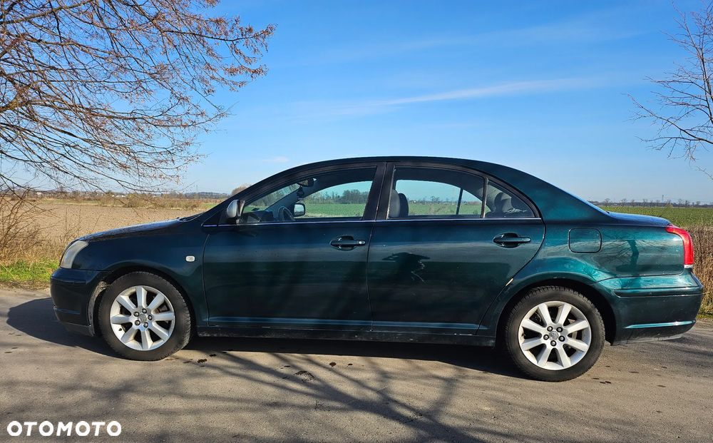 Toyota Avensis - 10