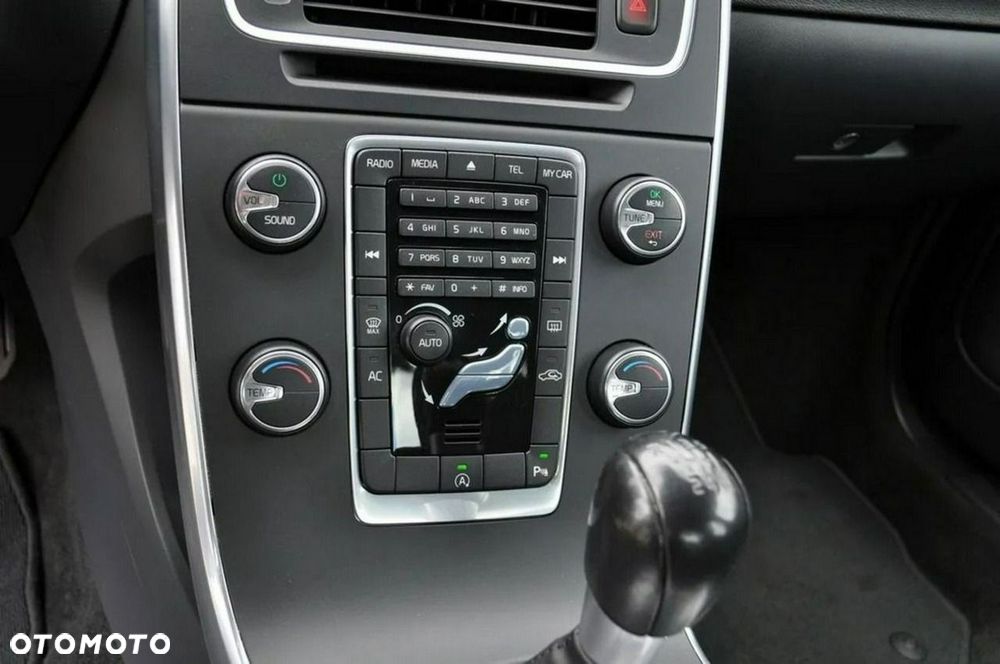 Volvo S60 T3 Kinetic - 24