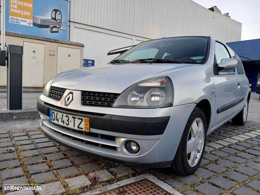 Renault Clio 1.2 16V Privilège Luxe - 2