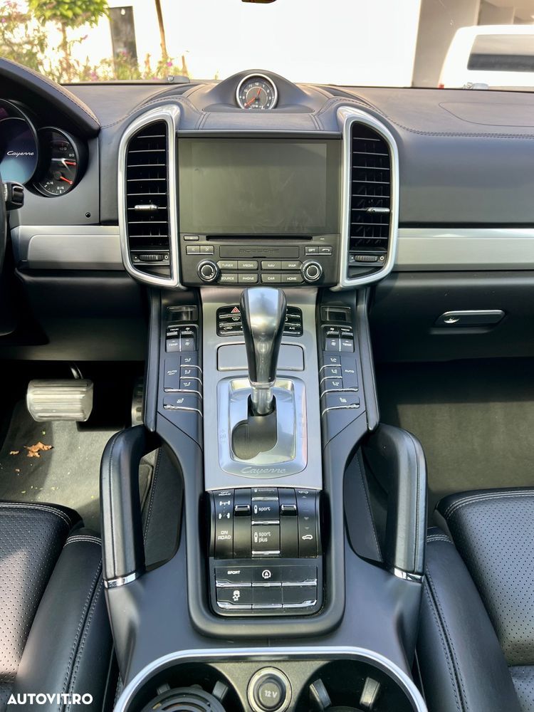 Porsche Cayenne Diesel Platinum Edition - 10