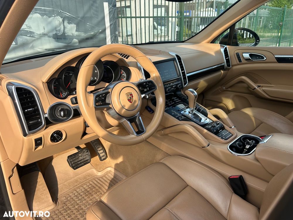 Porsche Cayenne - 29
