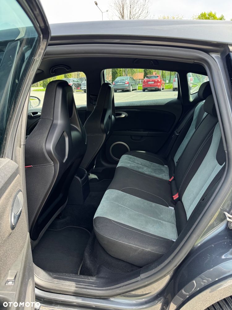 Seat Leon 2.0 T FSI Cupra R - 12