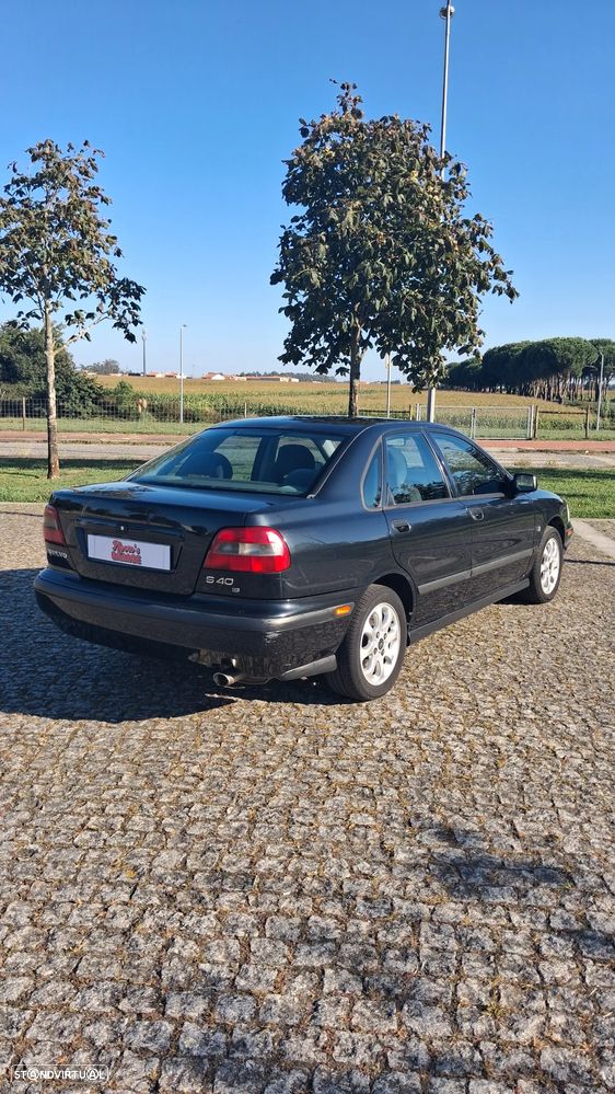 Volvo S40 1.6 - 10
