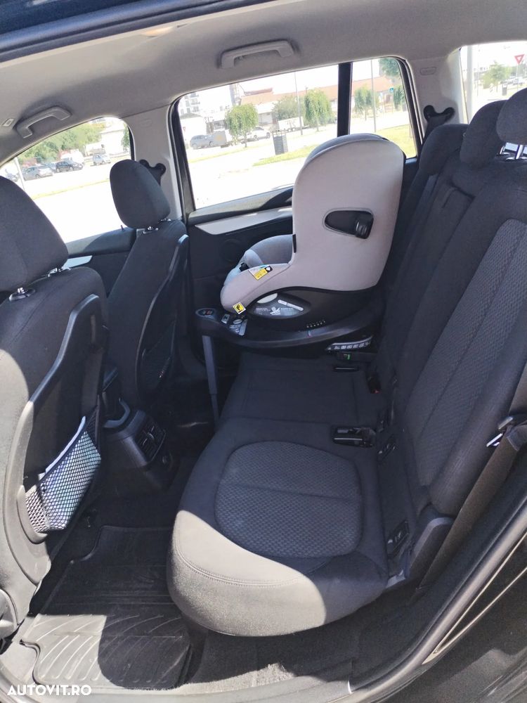 BMW Seria 2 218d - 6