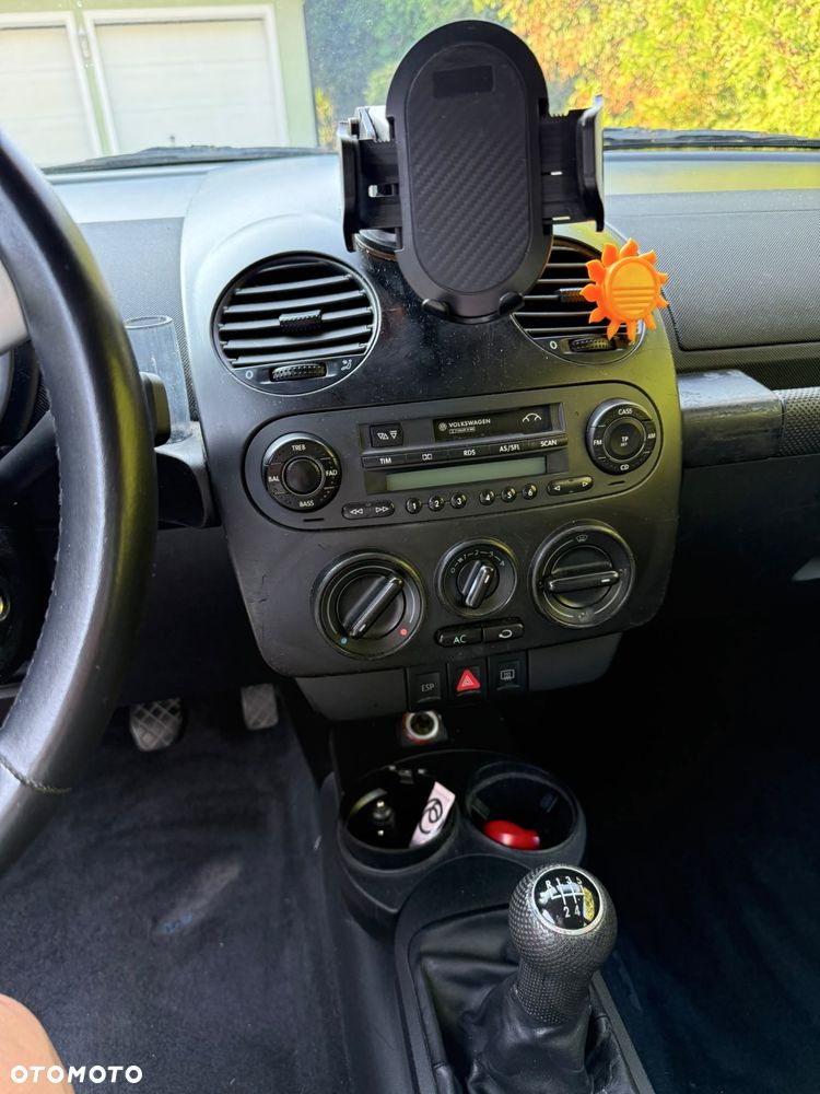 Volkswagen New Beetle - 8