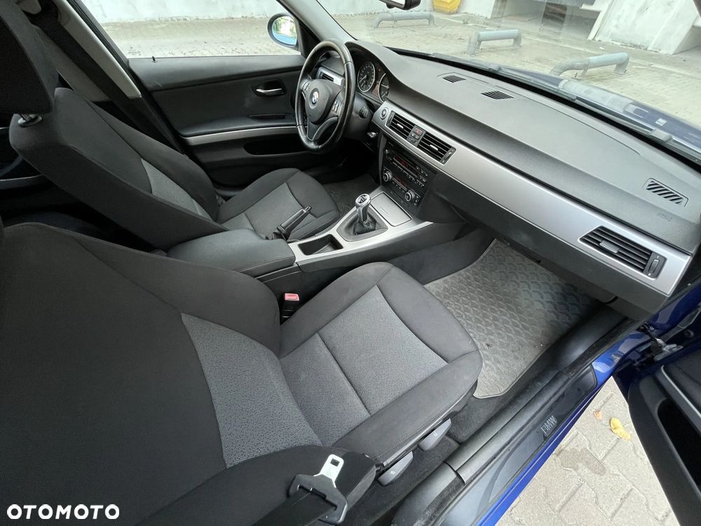 BMW Seria 3 320d DPF - 23