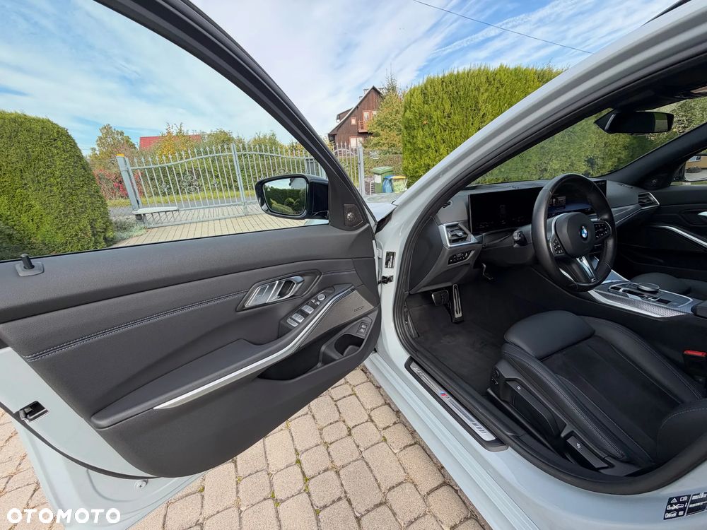BMW Seria 3 320d xDrive M Sport - 29