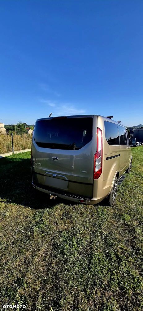 Ford Tourneo Custom - 4