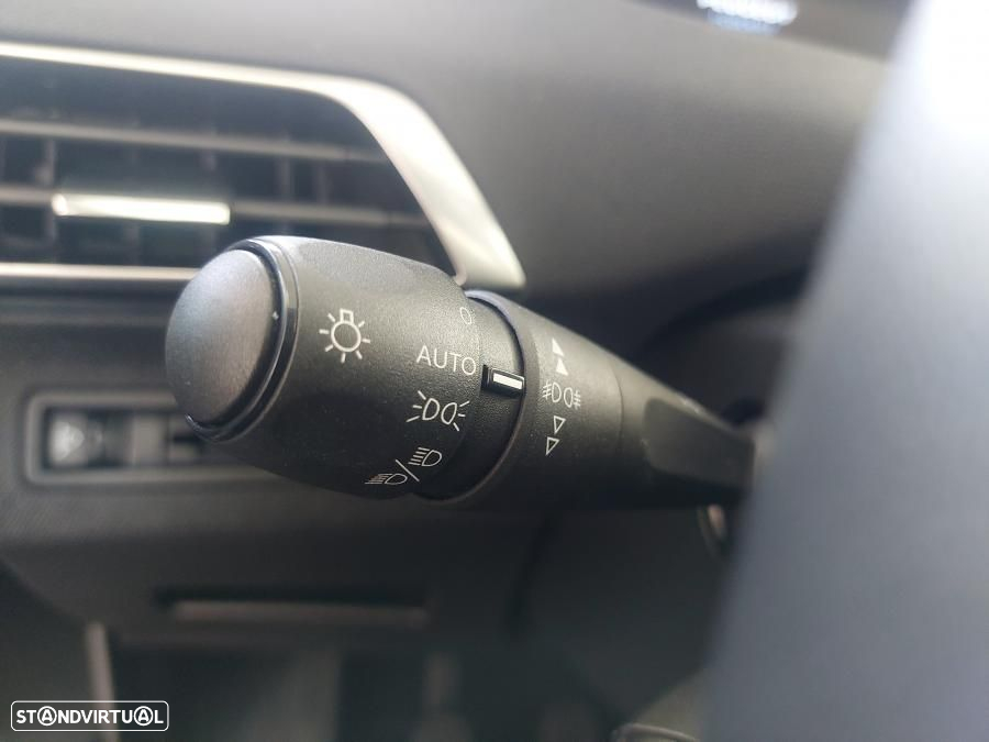 Peugeot 3008 1.5 BlueHDi Active - 15