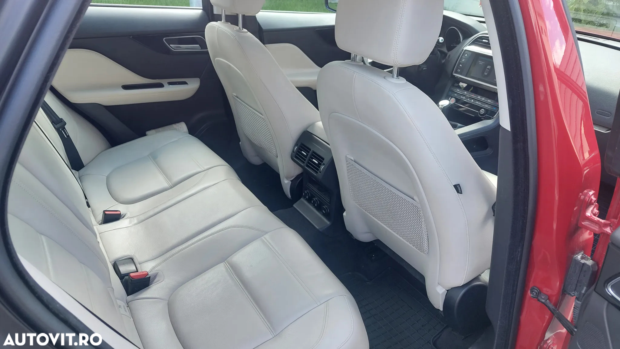 Jaguar F-Pace 20d AWD Prestige - 4