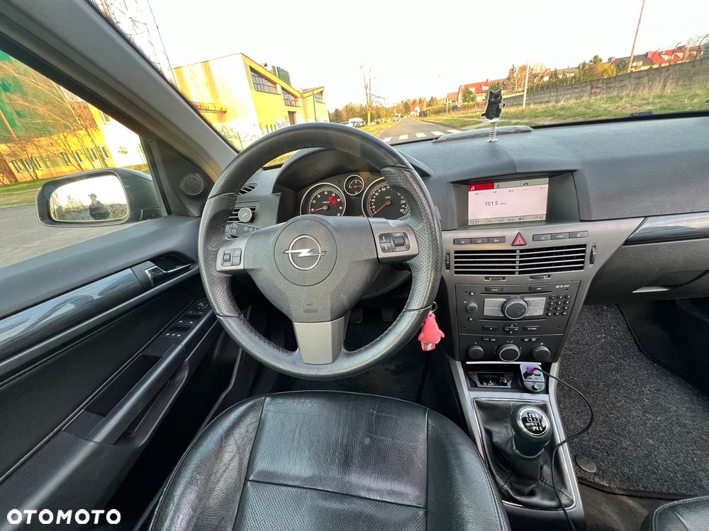 Opel Astra 2.0 T Sport - 17
