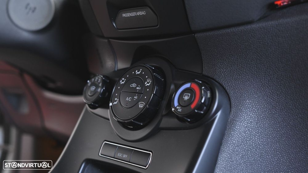 Ford Fiesta 1.6 EcoBoost ST - 37