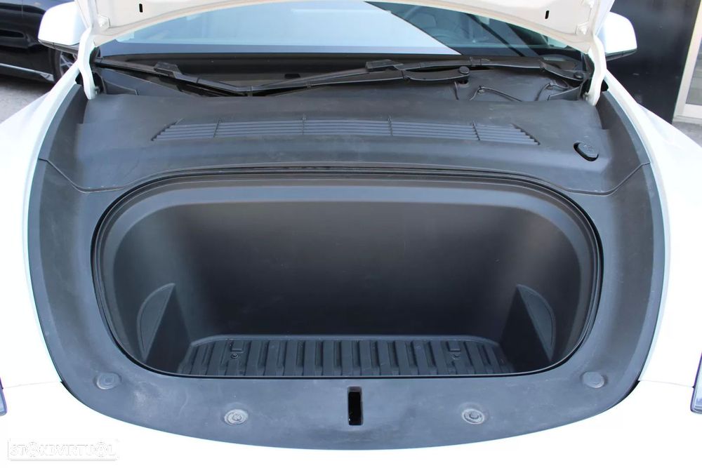 Tesla Model Y Standard - 31