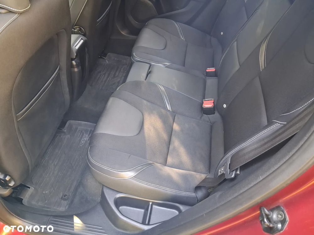Volvo V40 D2 Momentum - 20