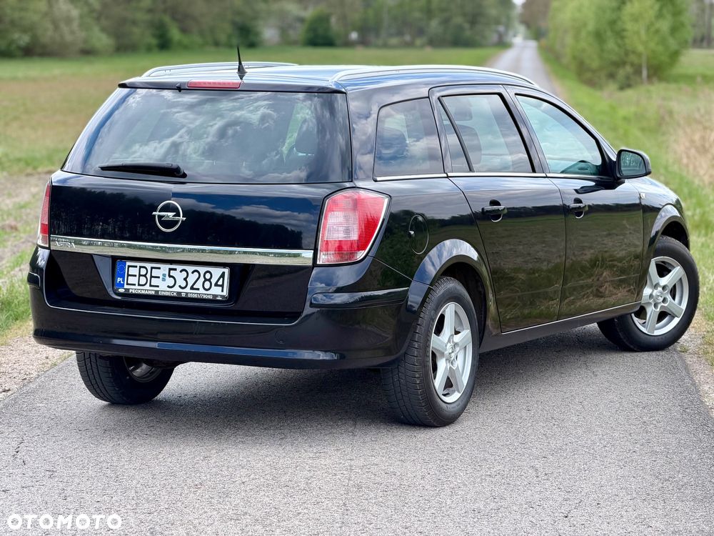 Opel Astra 1.6 Design Edition - 12