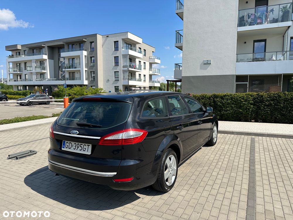 Ford Mondeo 1.8 TDCi Ambiente - 11