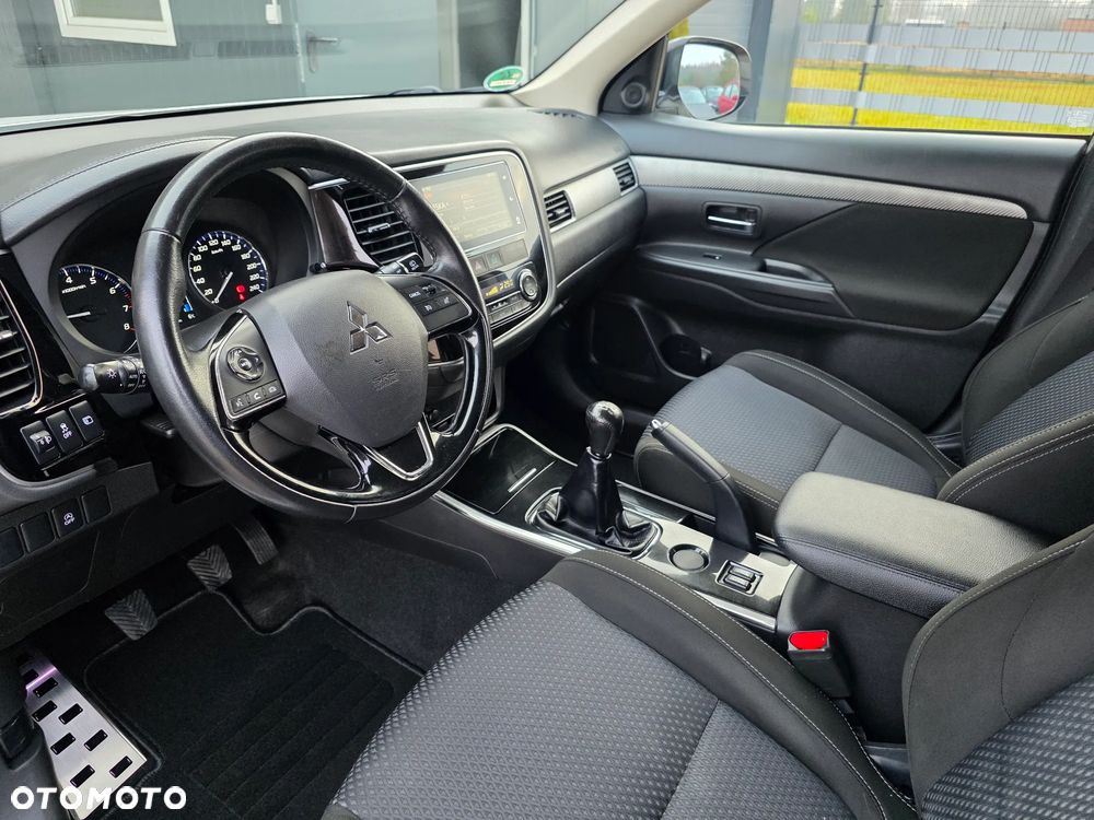 Mitsubishi Outlander 2.0 2WD Diamant Edition - 18