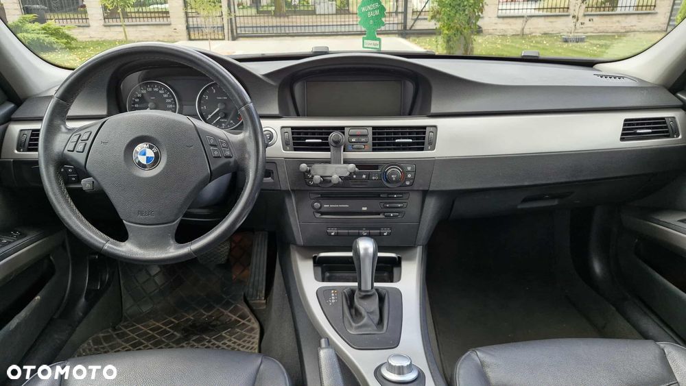 BMW Seria 3 325xi - 13