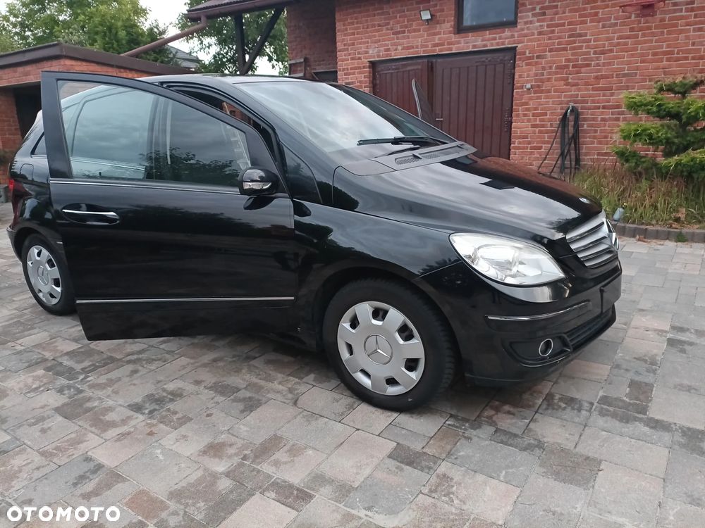 Mercedes-Benz Klasa B 180 CDI Autotronic - 17