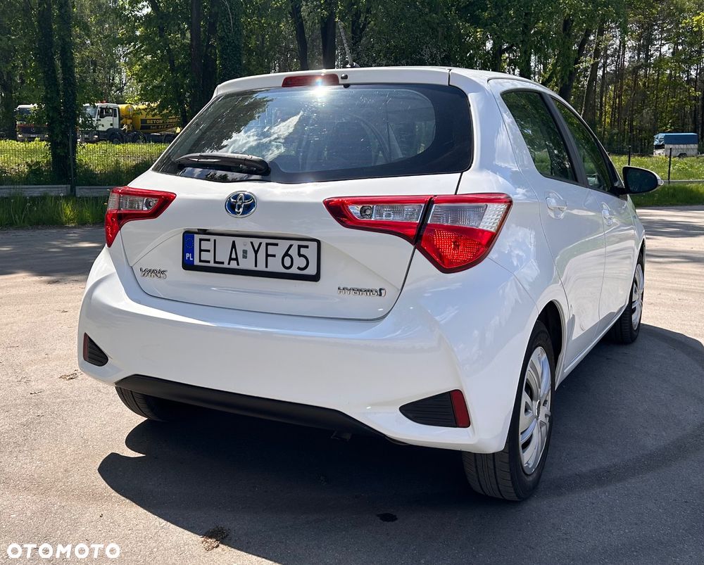 Toyota Yaris Hybrid 100 Premium - 21