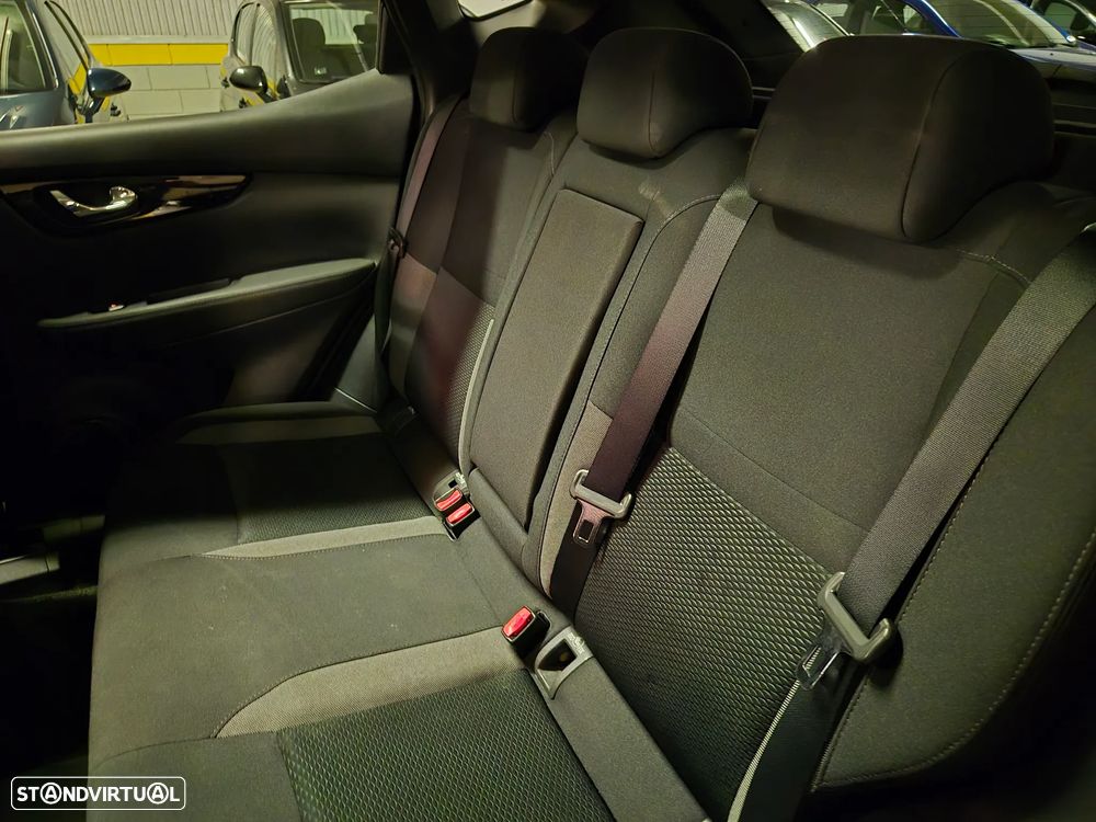 Nissan Qashqai 1.3 DIG-T DCT N-CONNECTA - 29