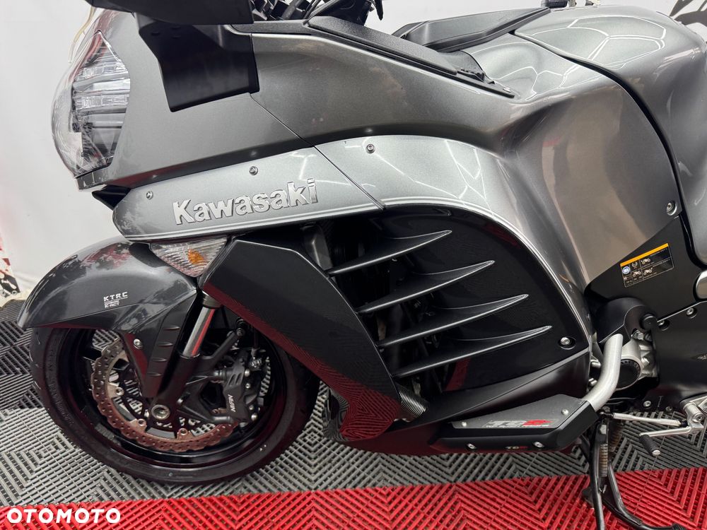 Kawasaki GTR - 14