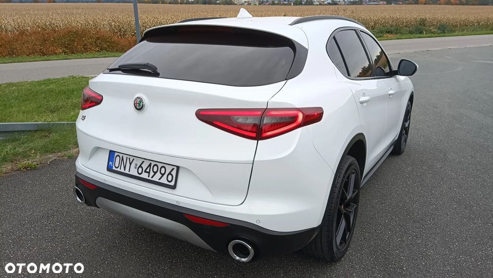 Alfa Romeo Stelvio 2.0 Turbo 16V AT8-Q4 Ti - 13