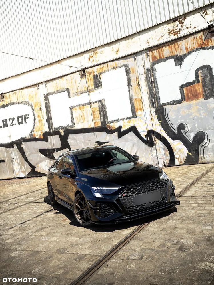 Audi RS3 Limousine - 1