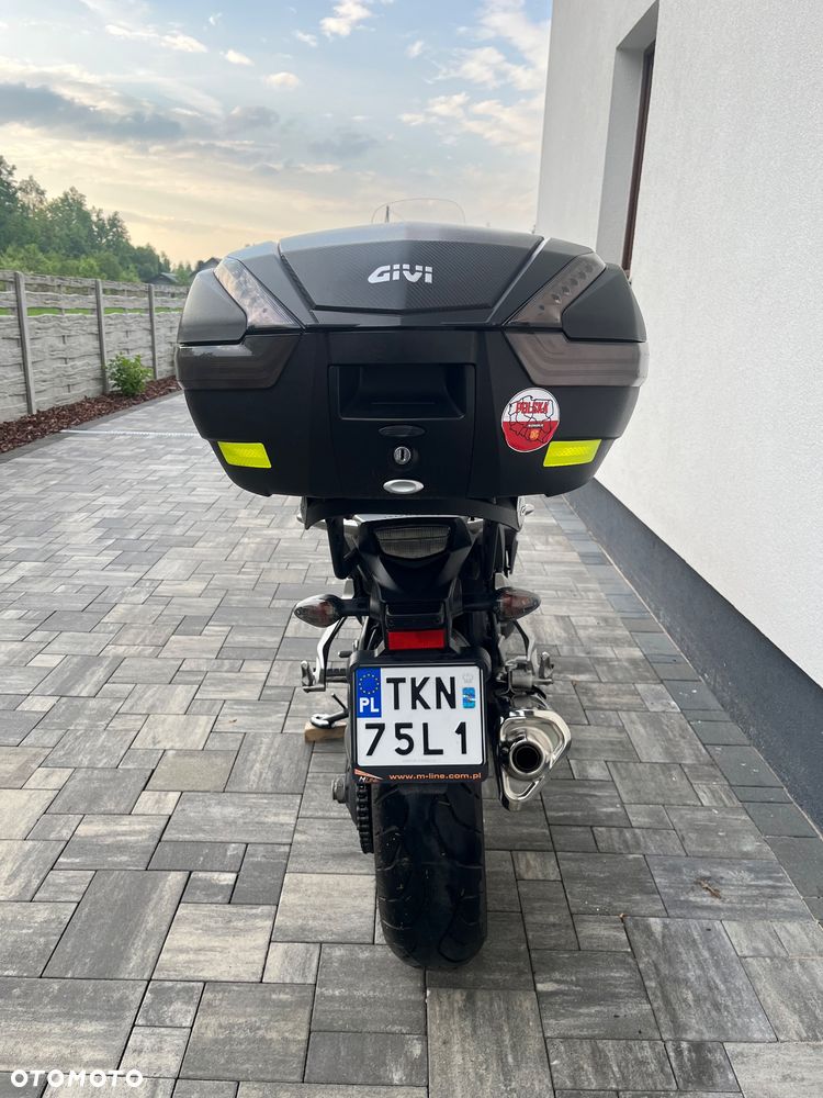 Honda VFR - 13