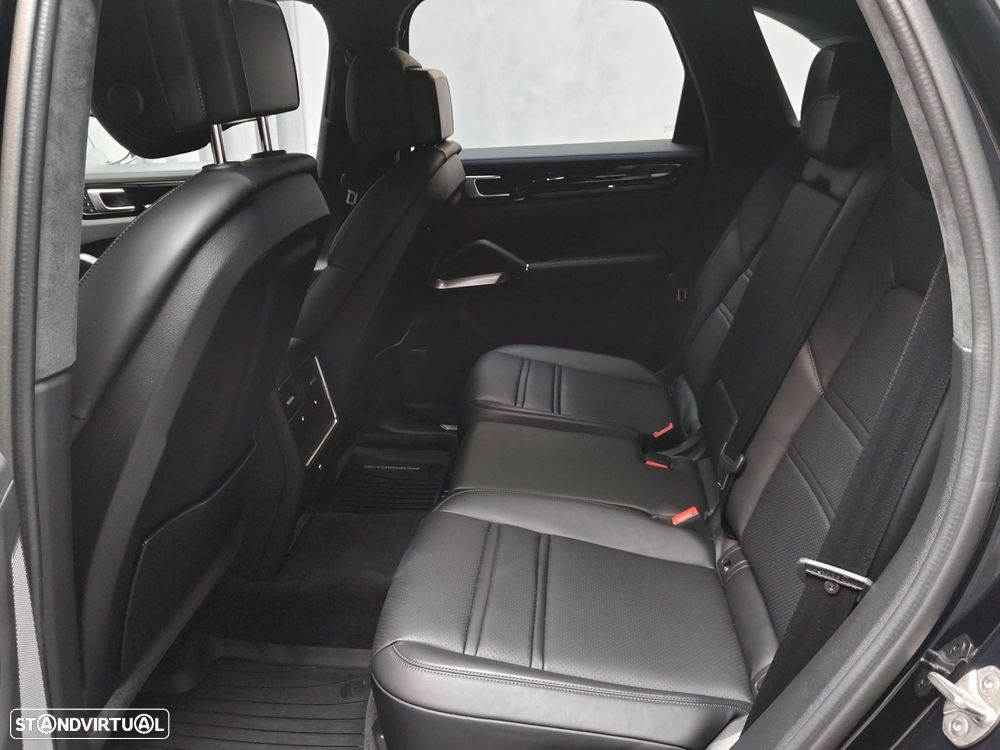 Porsche Cayenne Turbo S E-Hybrid - 10