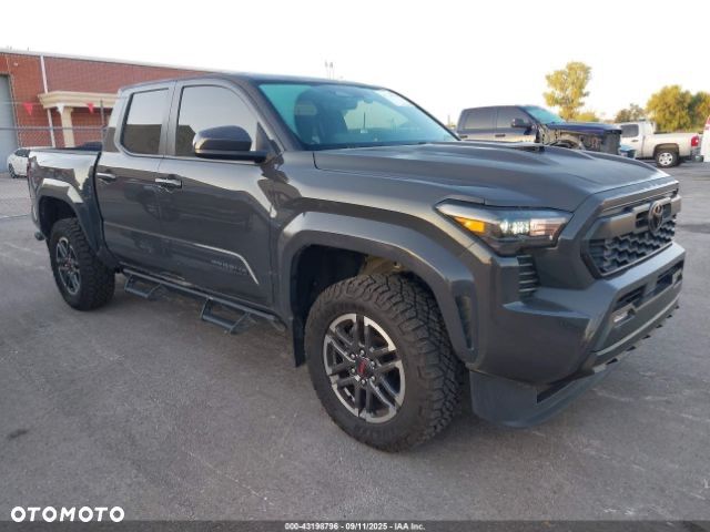 Toyota Tacoma - 1