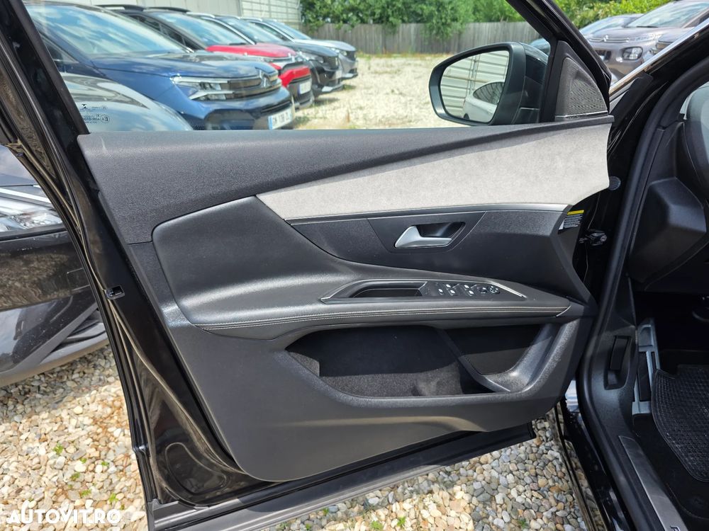 Peugeot 3008 225 e-EAT8 GT Pack - 24