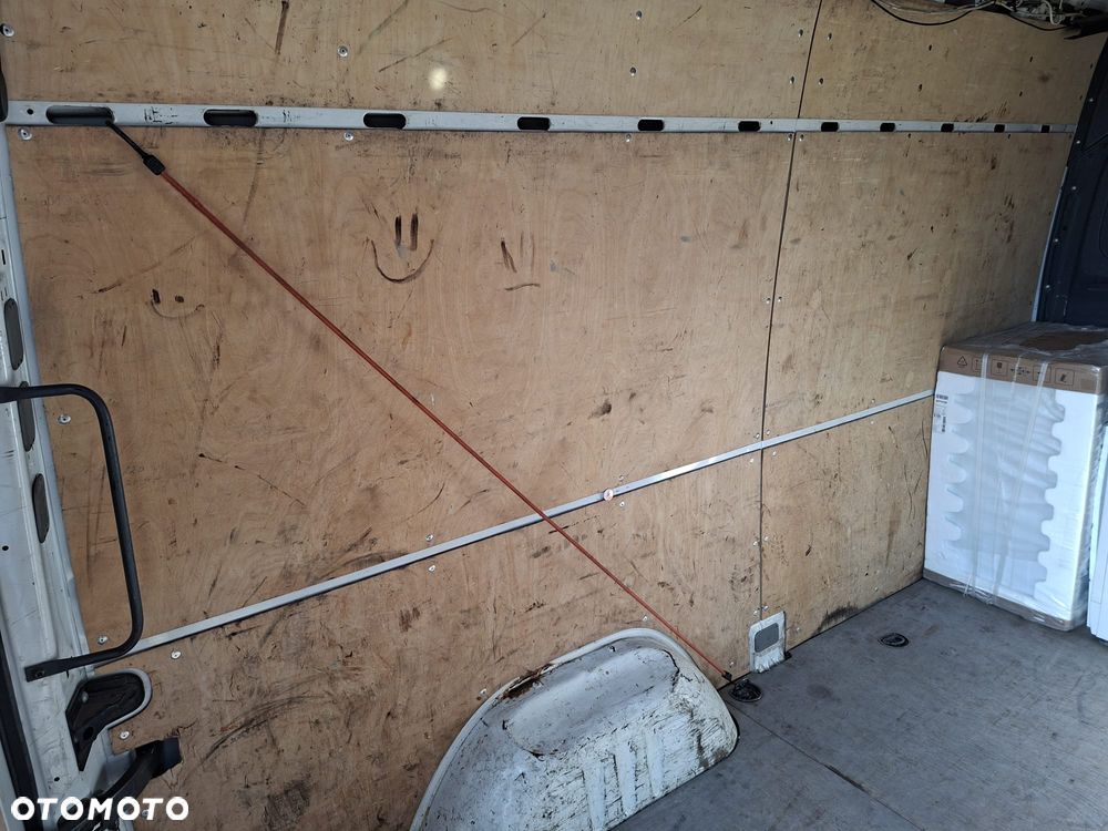 Mercedes-Benz SPRINTER - 28