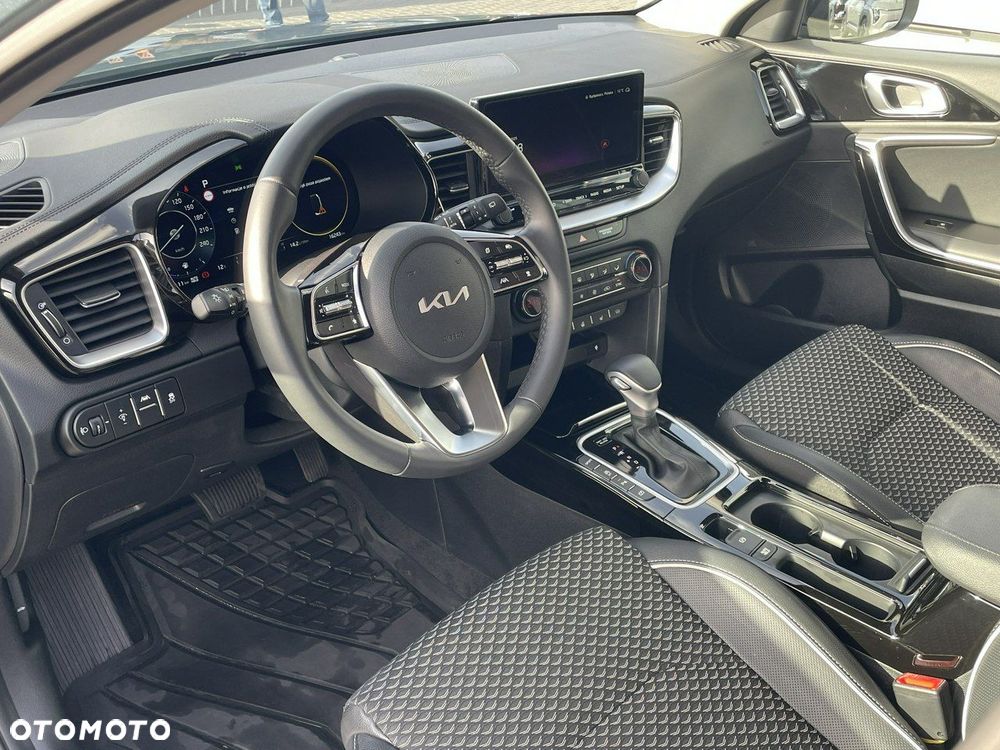 Kia XCeed 1.5 T-GDI Business Line DCT - 10