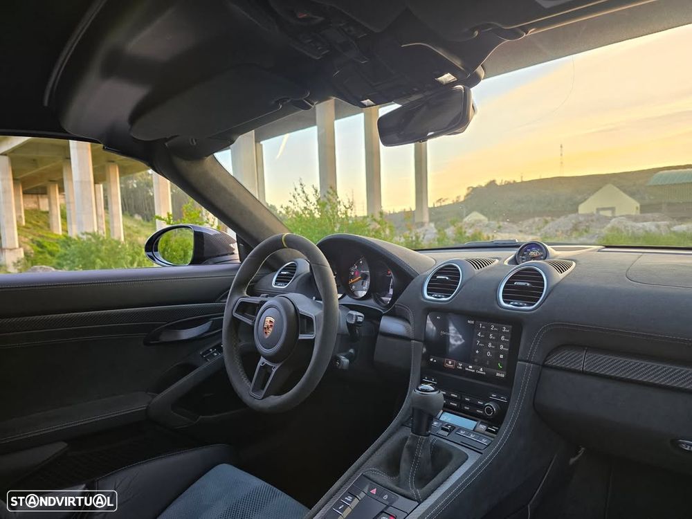 Porsche 718 Spyder RS - 5