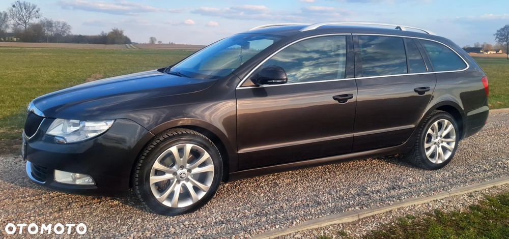 Skoda Superb 2.0 TDI Exclusive - 4