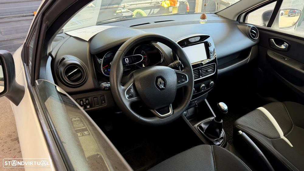 Renault CLIO - 8