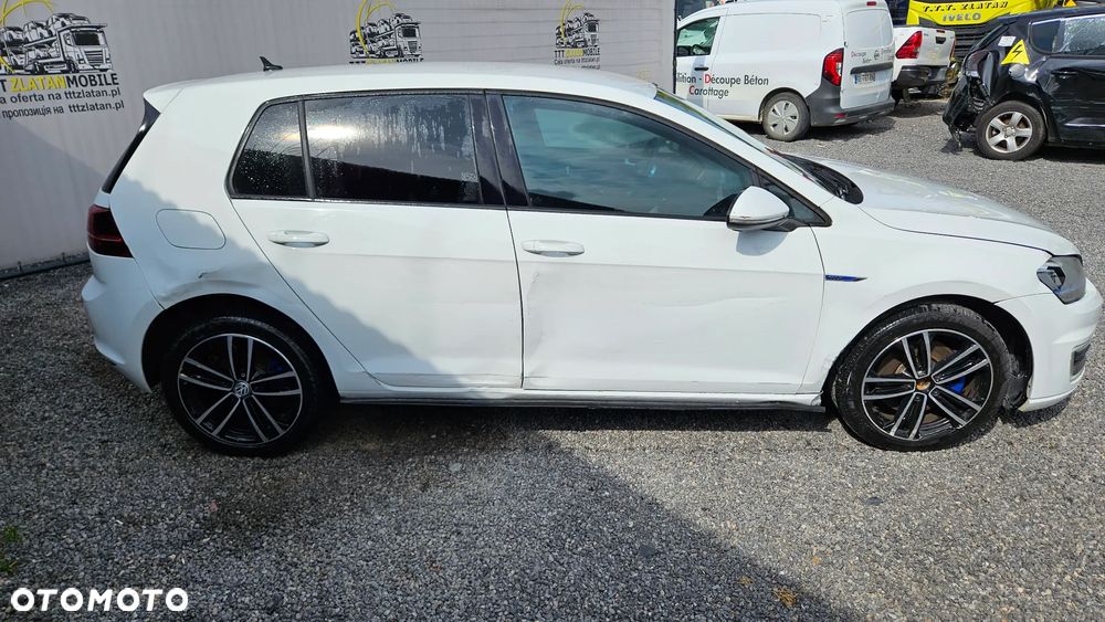 Volkswagen Golf - 26