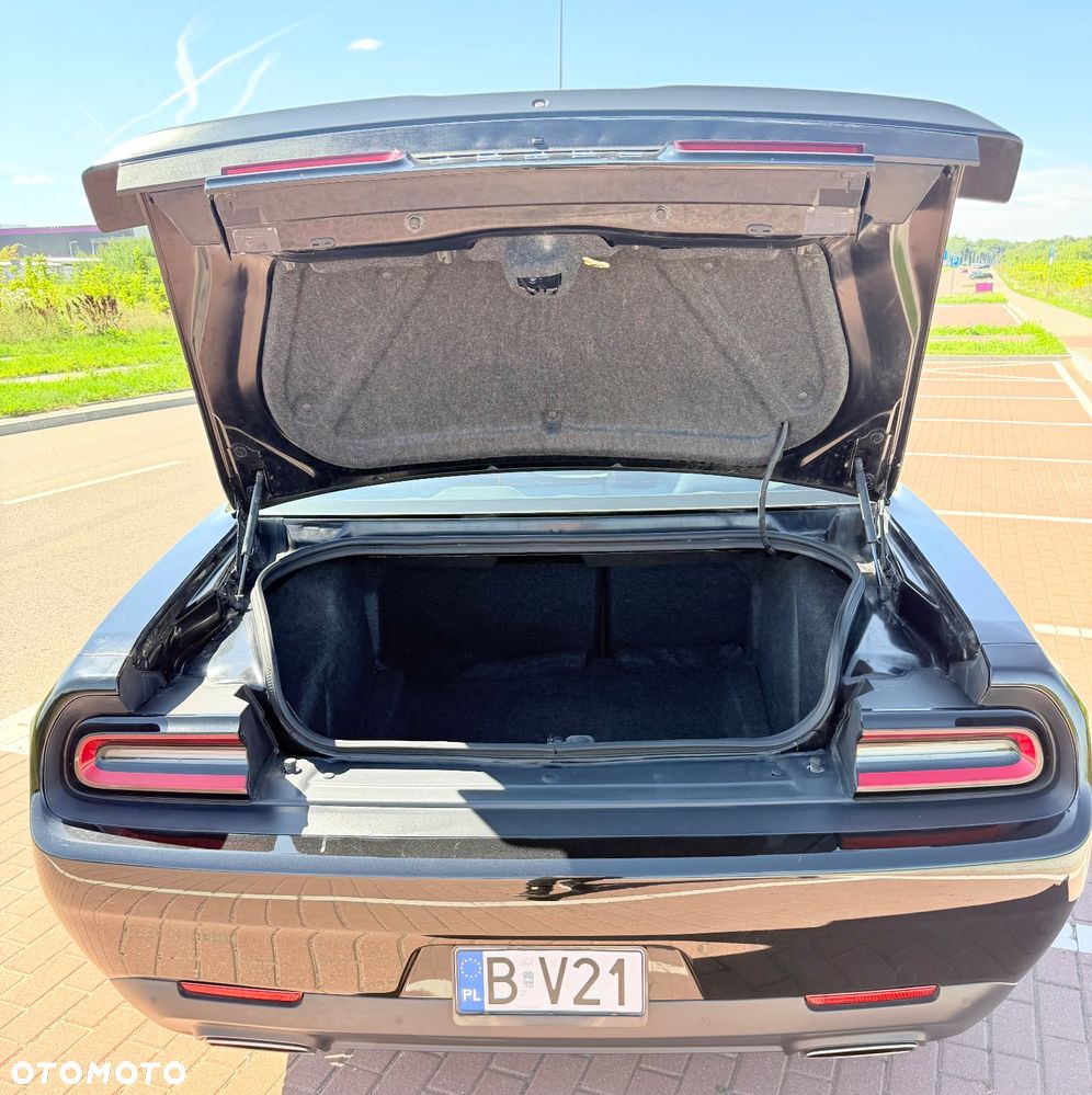 Dodge Challenger - 28